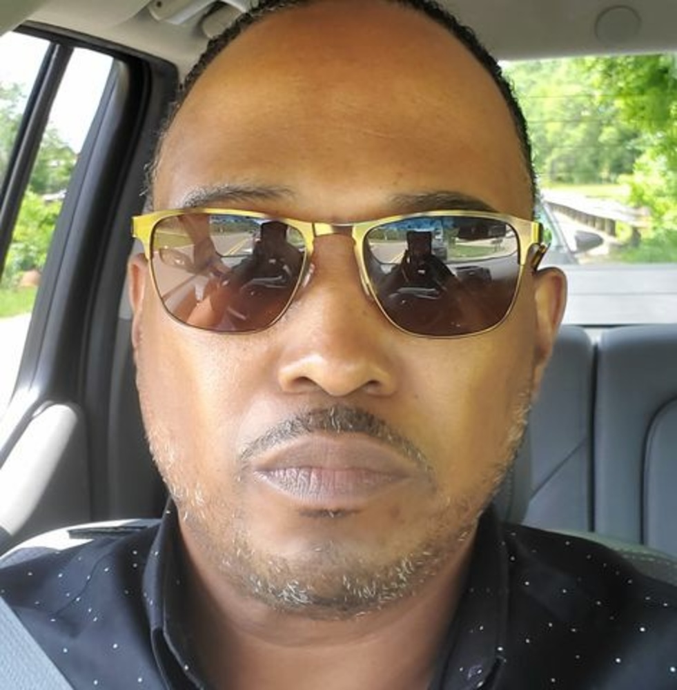 Meet your Posher, Dedric